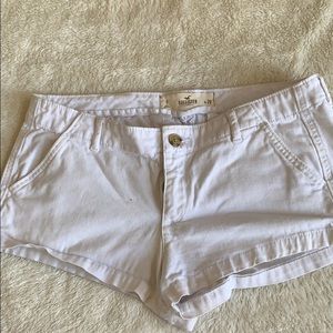White Hollister shorts size 9